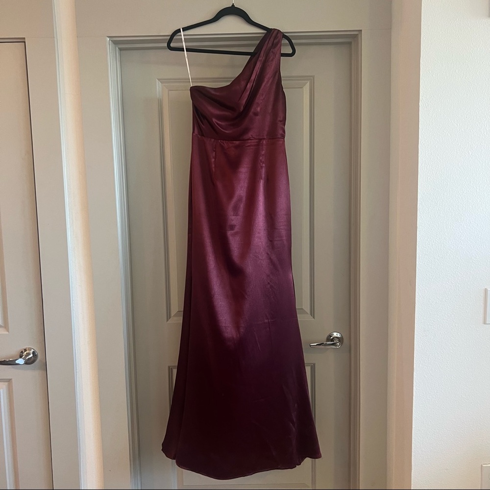 Lulu's Burgundy One-Shoulder Dress